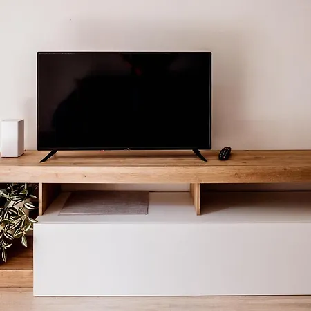 Con Parcheggio E Aria Condizionata Apartman