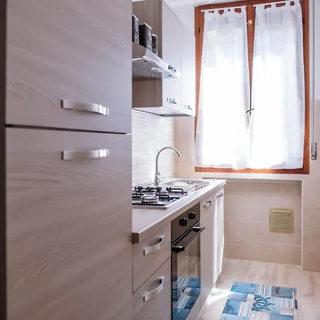 Lägenhet Con Parcheggio E Aria Condizionata