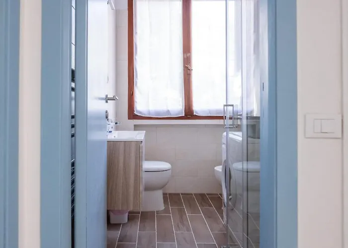 Con Parcheggio E Aria Condizionata